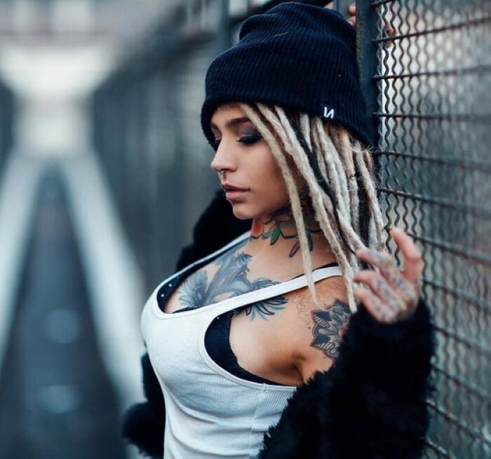 Фелисья Фишбол - модель тату