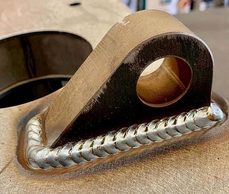 Пример шва с крупной чешуёй, выполненного полуавтоматом.