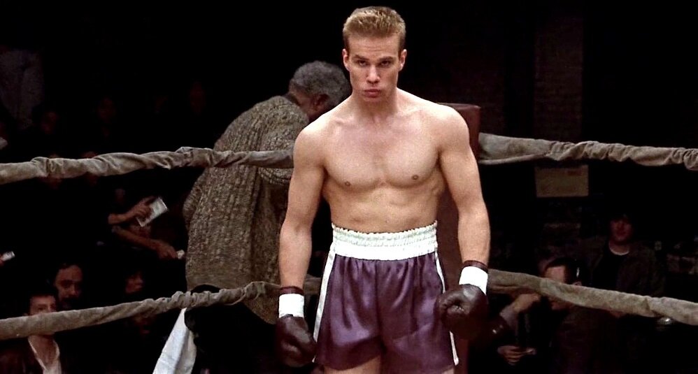 Почему Джеймс Маршалл, несмотря на неплохой карьерный старт, так и не стал звездой? Да просто в те времена зрителю хватало и одного Дольфа Лундгрена, поэтому надобность в его мини-двойнике отсутствовала.