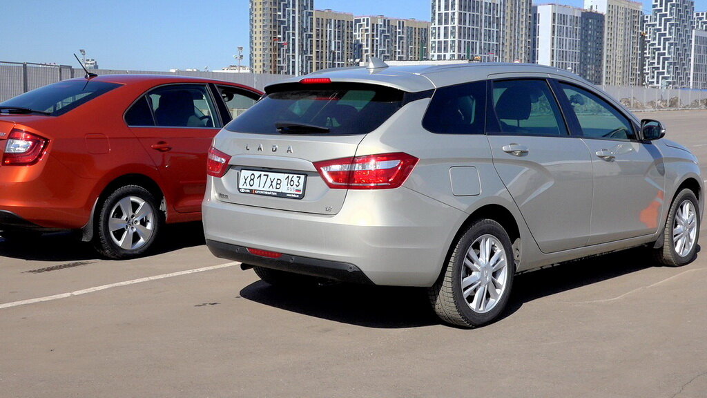 У вазовцев в проекте была Веста лифтбек, но в серию она не пошла, вместо нее сделали более перспективные седаны и универсалы "кросс" - в поддержку им - "СВ".