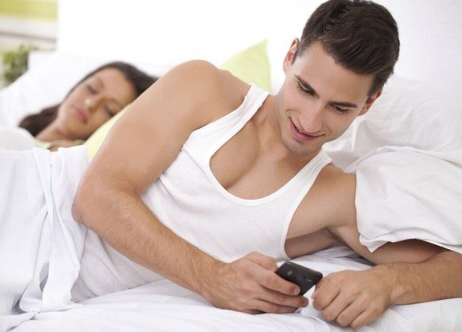 Фото с сайта https://www.belnovosti.by/amp/family/56459-uchjonye-kazhdyj-vtoroj-chelovek-khotya-by-raz-izmenyal-svoej-polovinke.html