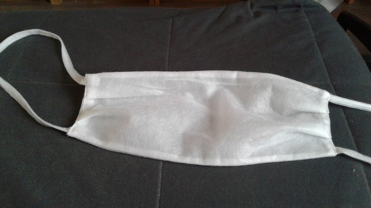 Маска из спандекса, подойдёт любой материал 