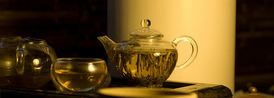 Танец чаинок желтого чая