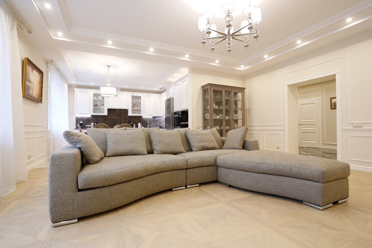 Угловой диван в совмещенном пространстве