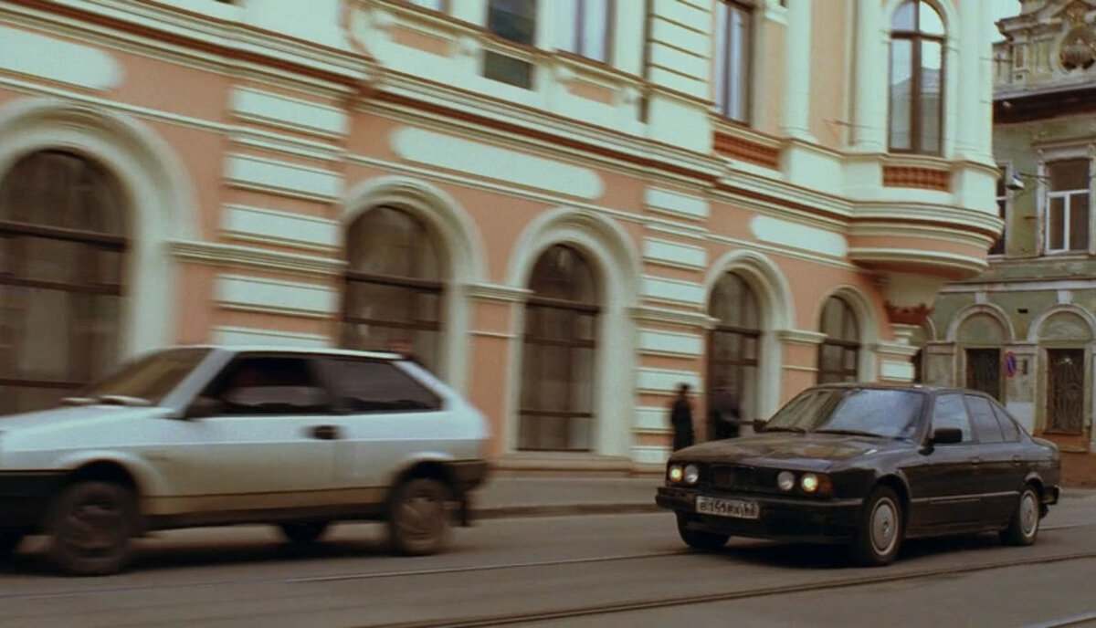 Серега и Саймон наказывают бедолагу на Восьмерке