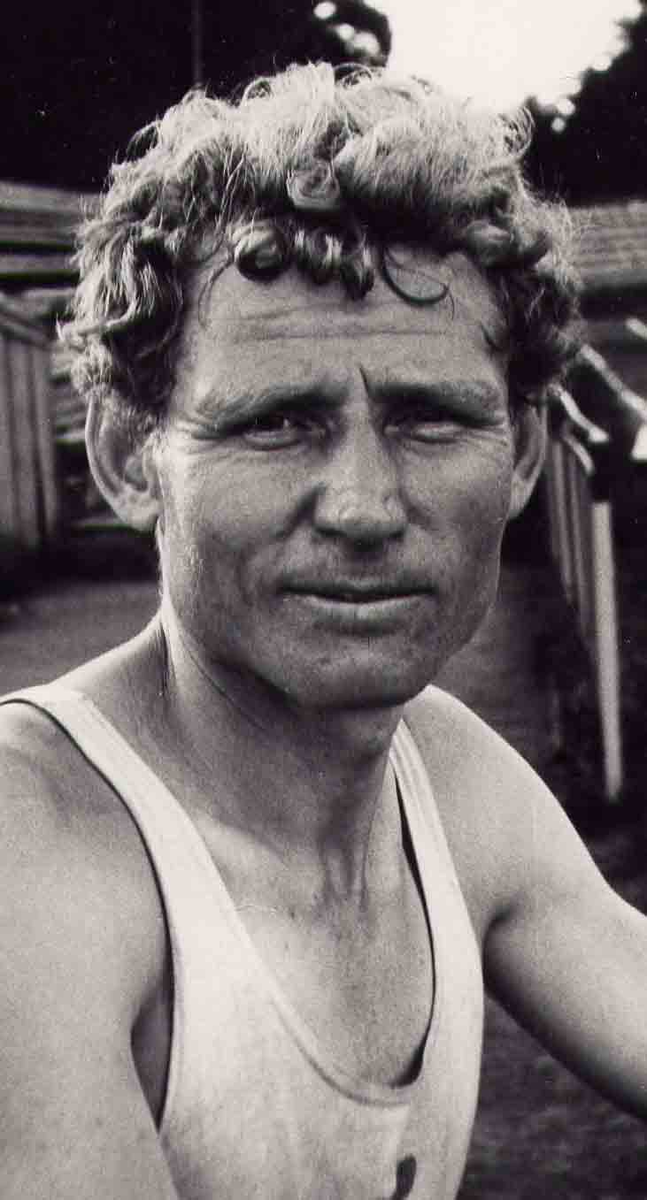 Дубровин Ю.А. Фото с сайта sportufo.ru