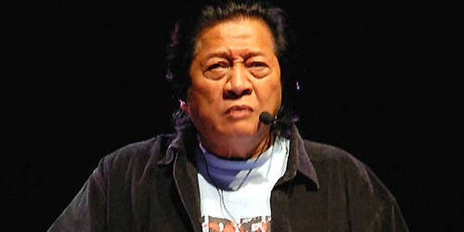 В. С. Рендра. Ресурс фото: https://www.kapanlagi.com/showbiz/selebriti/hubungan-ws-rendra-rusia-tekuak.html