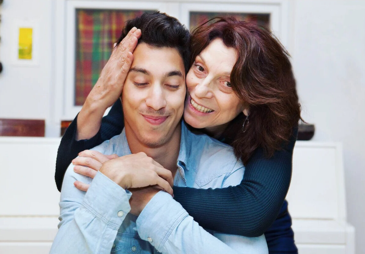 мама услышит, мама придёт... когда душат своей любовью - это неправильно