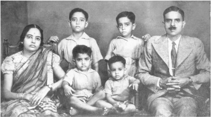 Маленький Шатругхан с родителями и братьями - https://clck.ru/SQvuT