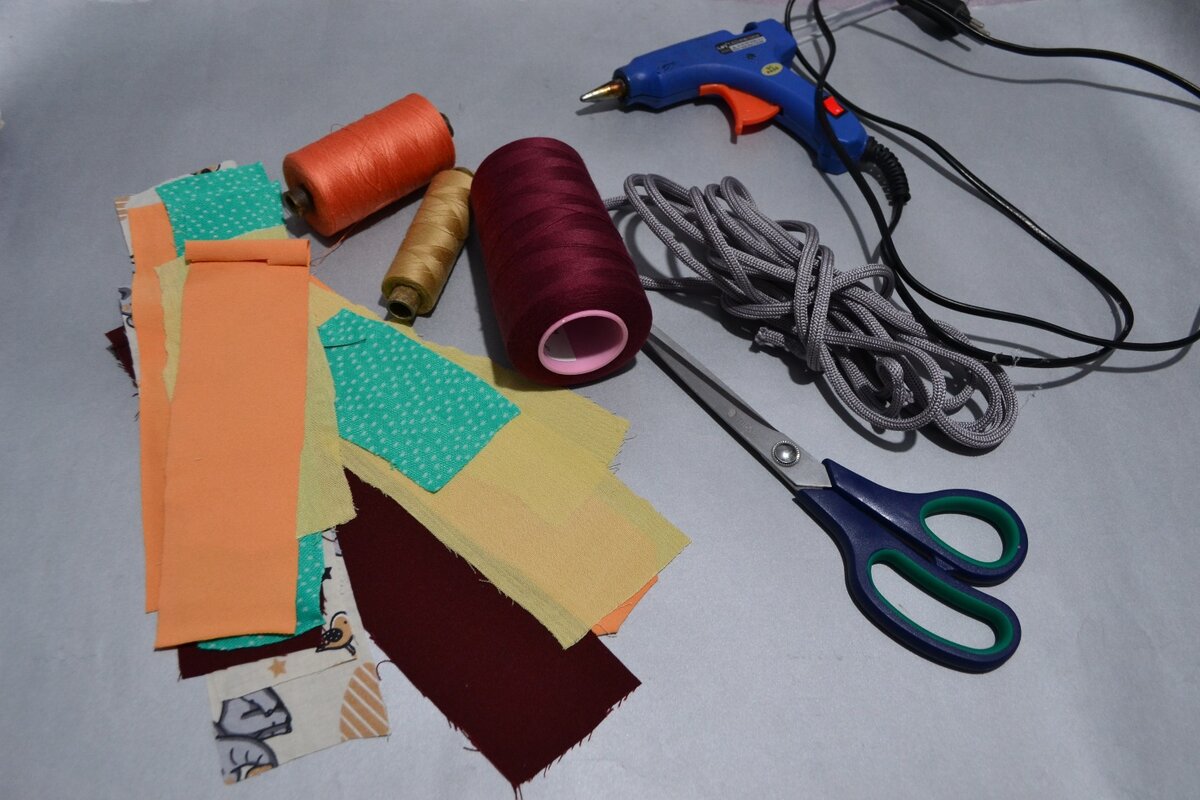 Фотография сделана автором канала. Материалы и инструменты для работы