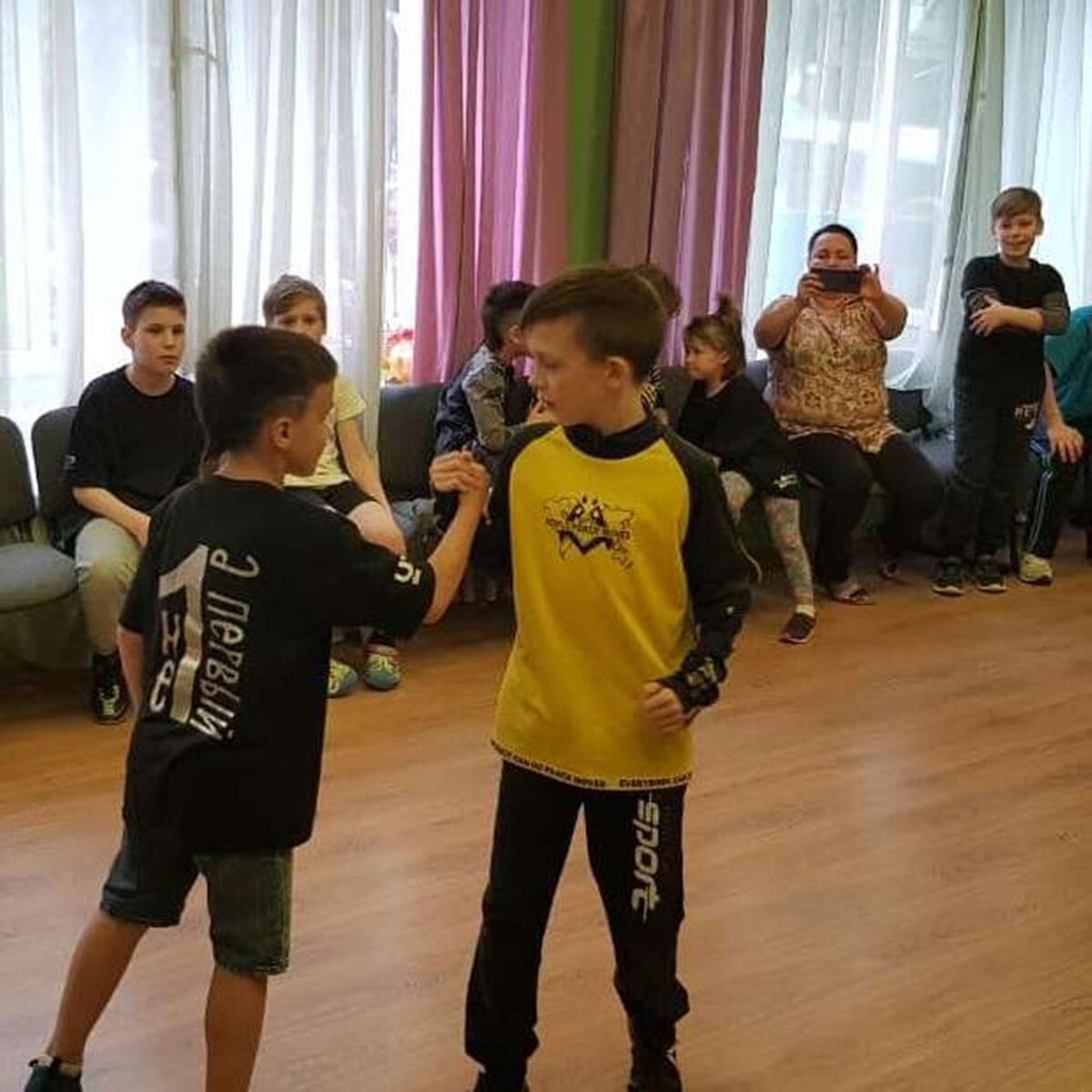 Атмосфера искрит энергией и позитивом!