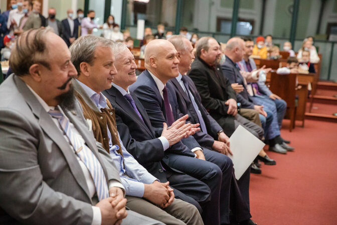 Открыл фестиваль президент Международной шахматной федерации Аркадий Дворкович. 
Президент Федерации шахмат России Андрей Филатов вручил Анатолию Карпову Золотой знак ФШР, тем самым отметив выдающиеся личные заслуги 12-го чемпиона мира в деле развития и популяризации шахмат в нашей стране.