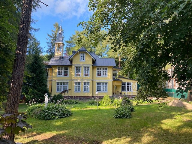 На фото Вилла Бергшлосс