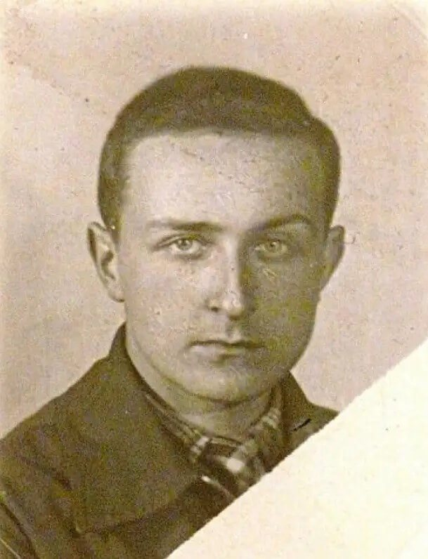 Георгий Эфрон (Мур), сын Марины Цветаевой.