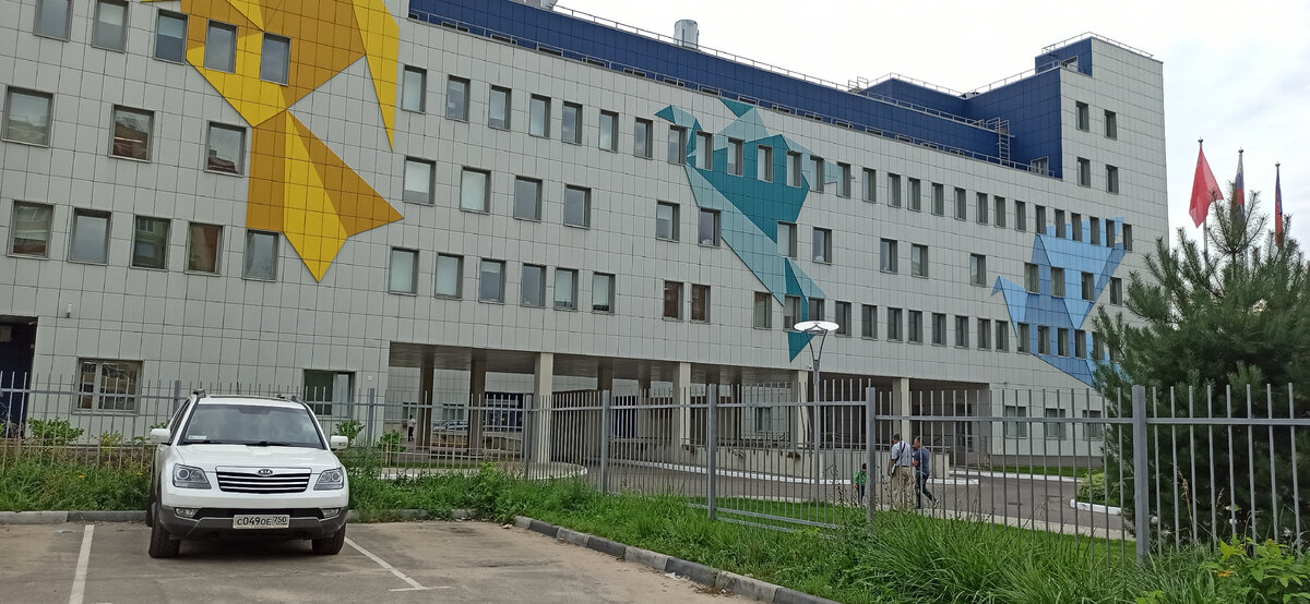 Здесь навсегда называют Верою. Или Мариною. Или Петром. И потому в жизни самый первый и самый главный - родильный дом