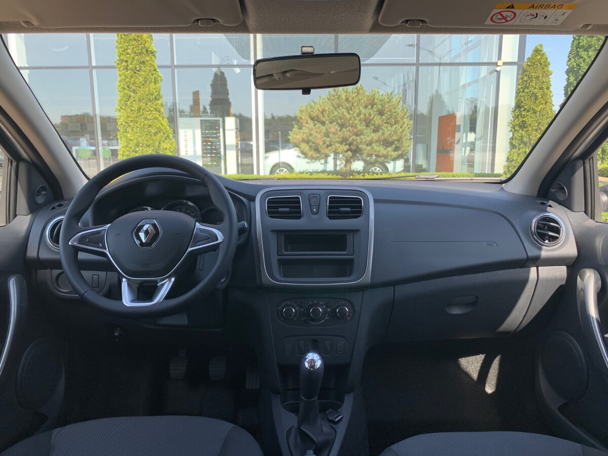 Renault Logan. Источник иллюстрации - auto.ru