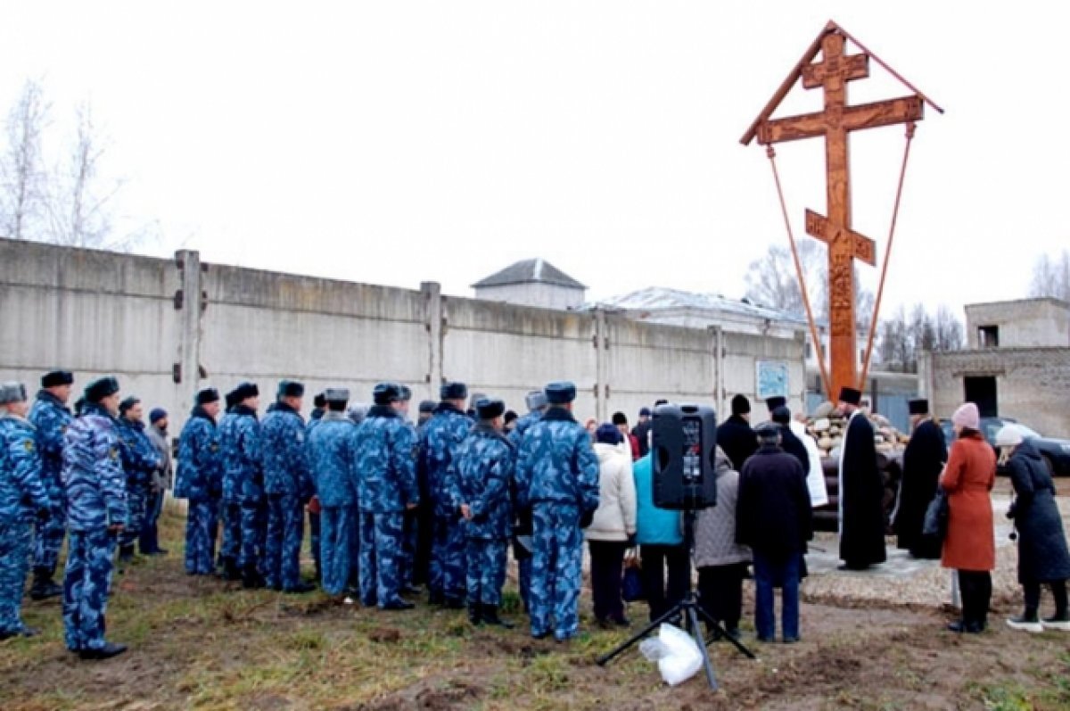    На въезде в Бежецк был установлен семиметровый поклонный крест