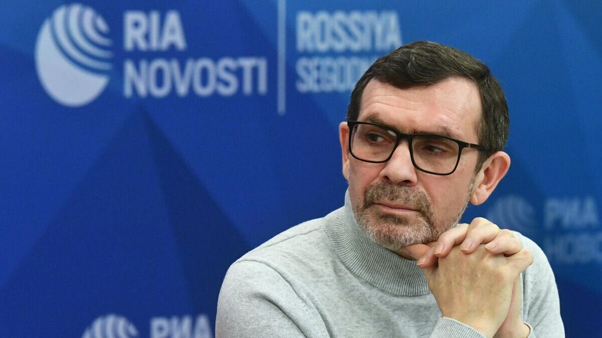    Автор текста диктанта этого года Павел Басинский во время пресс-конференции, посвященной Тотальному диктанту - 2019 © РИА Новости / Владимир Трефилов