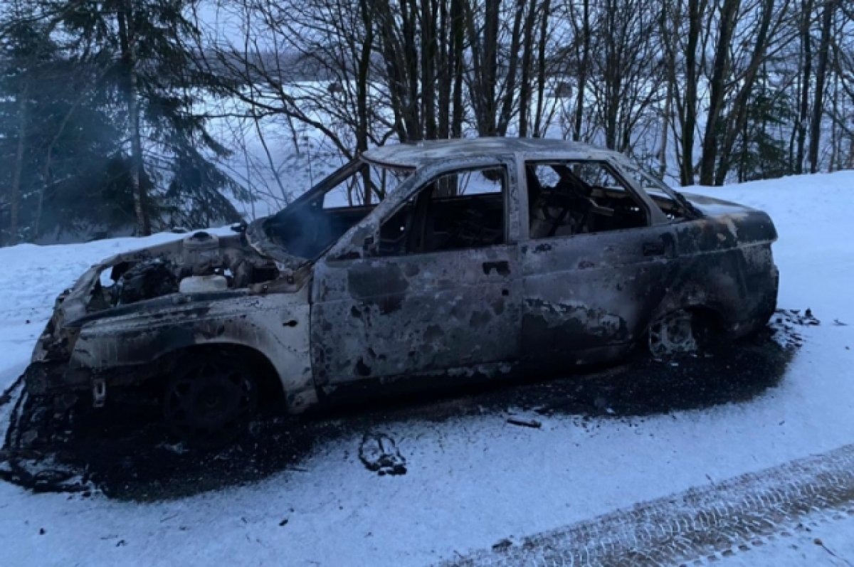    В Тверской области мужчина угнал автомобиль, а после сжёг