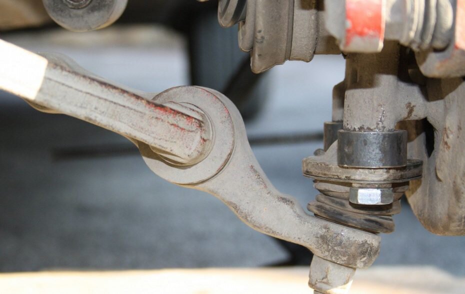 Несколько признаков того, что пора проверить подвеску в авто: составил ...