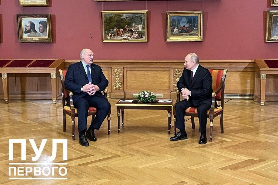     Путин и Лукашенко сказали, что 2023-й будет отмечаться как Год русского языка. Фото: телеграм-канал «Пул Первого»