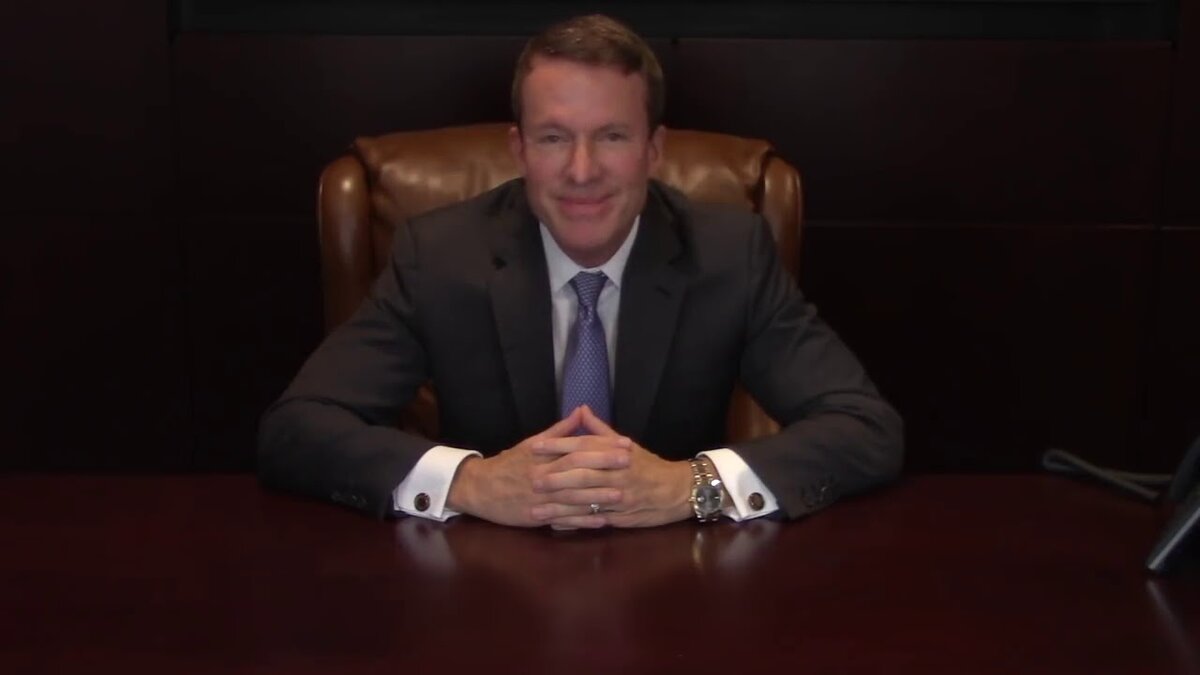 Джейм Кордье рассказывает клиентам, что проиграл их деньги на опционах