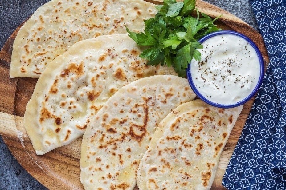 Рецепт домашних лепешек с сыром и зеленью