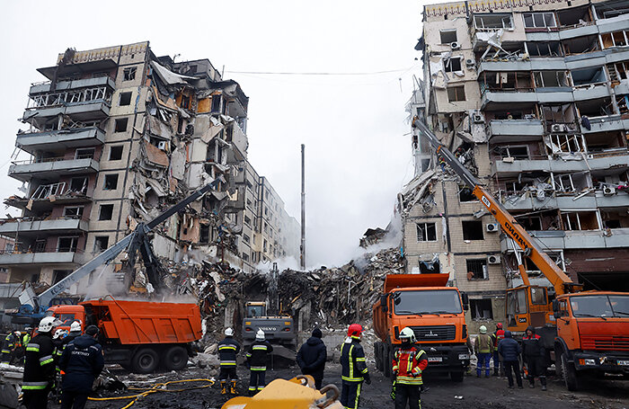    Последствия разрушения многоквартирного дома в Днепре после ракетного удара.Clodagh Kilcoyne/Reuters