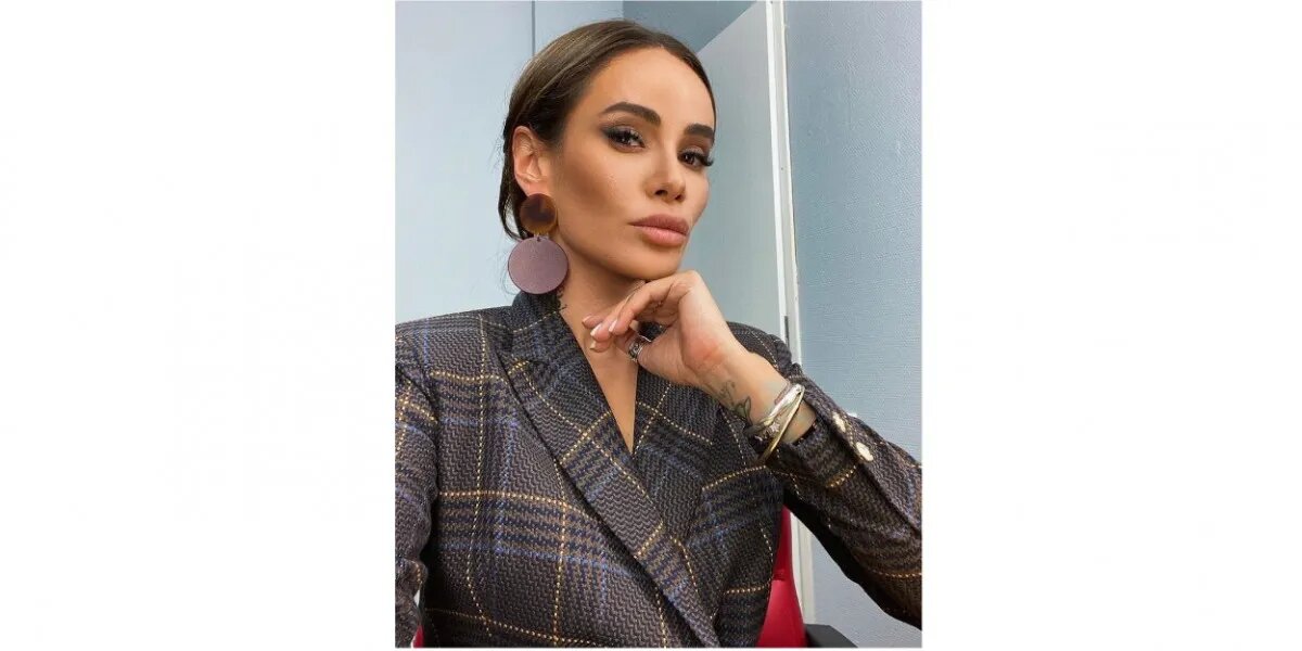 новости восточной ленты. айза анохина уменьшила лоб. новости восточной ленты. лиза фильм 2022. новости восточной ленты.