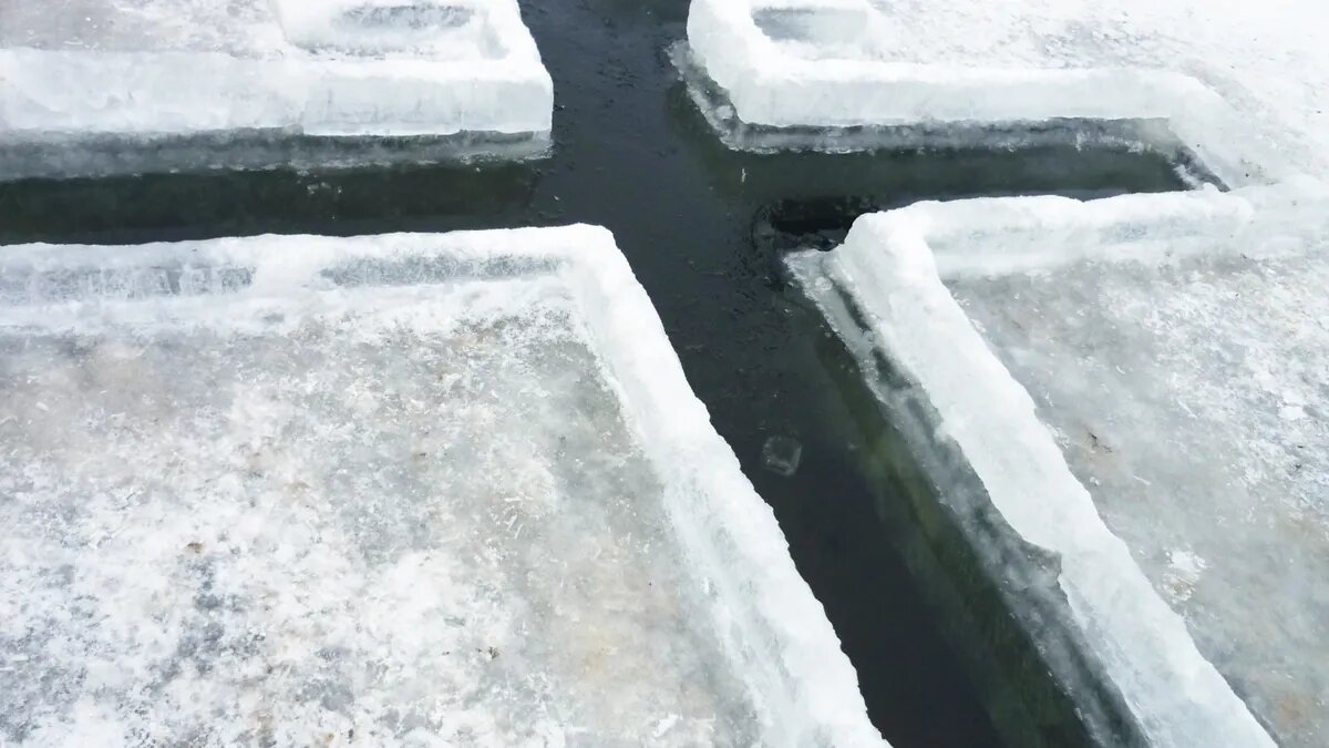 Принято искупаться в проруби. Фото: www.piqsels.com