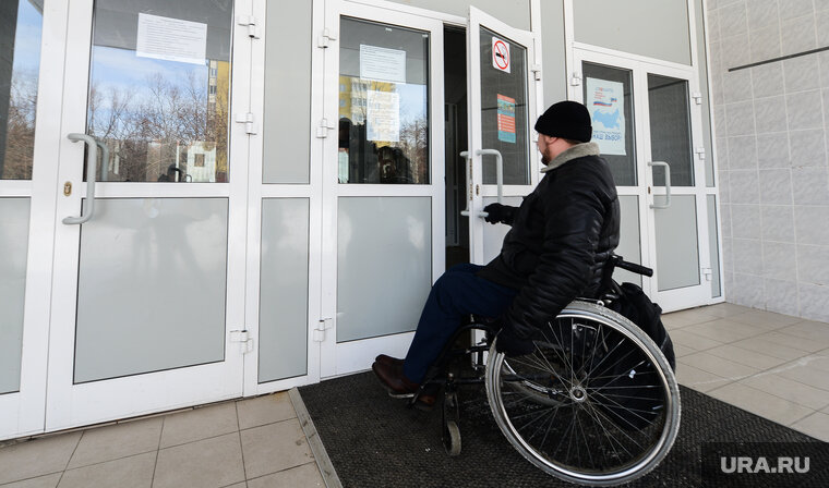    Мэрия Ноябрьска предложила инвалиду-колясочнику обменять квартиру