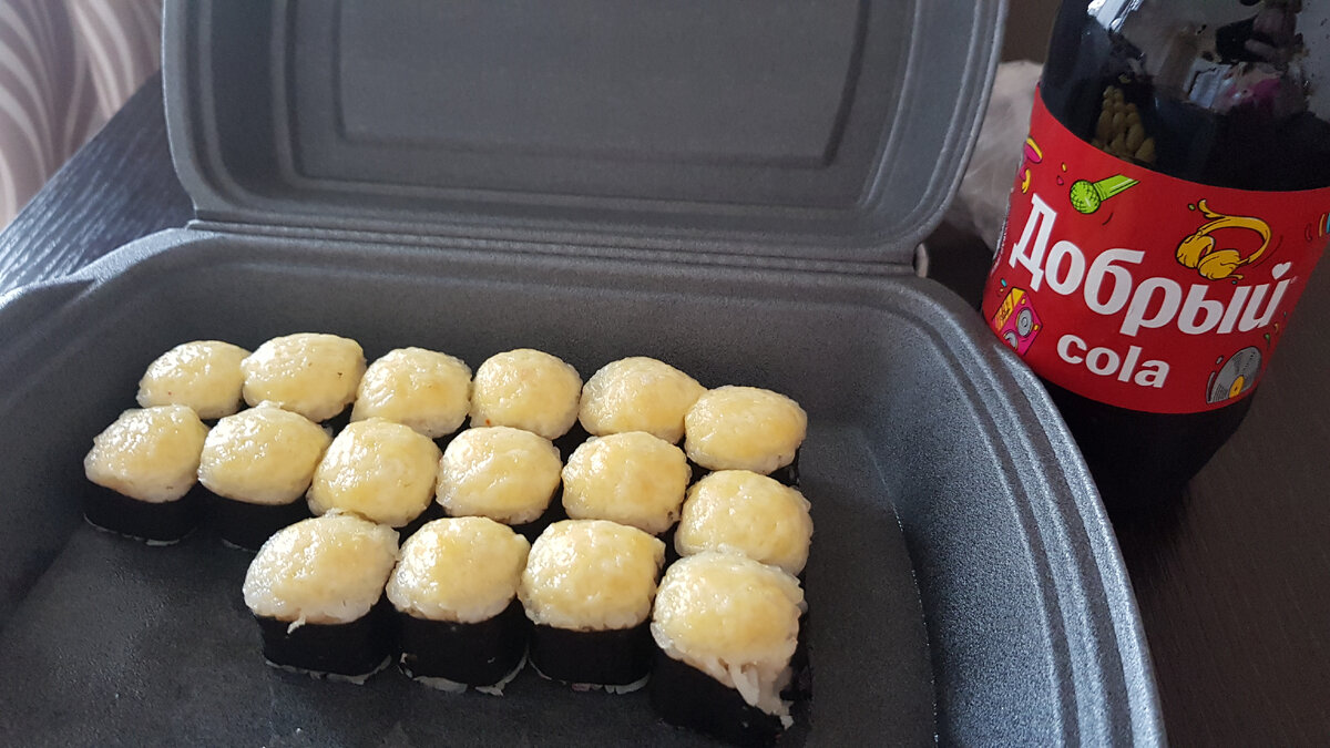 Суши "Суши Wok" Крабик Хот и Добрый cola