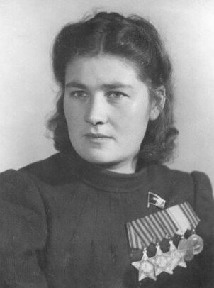 Дануте Юргио Станелене (Маркаускене) (20 апреля 1922, деревня Пелуцмургяй, Мариямпольский уезд, Литва — 8 августа 1994, Вильнюс, Литва) — пулемётчик-наводчик станкового пулемёта 167-го стрелкового полка 16-й Литовской стрелковой дивизии, первая из четырёх женщин — полных кавалеров ордена Славы