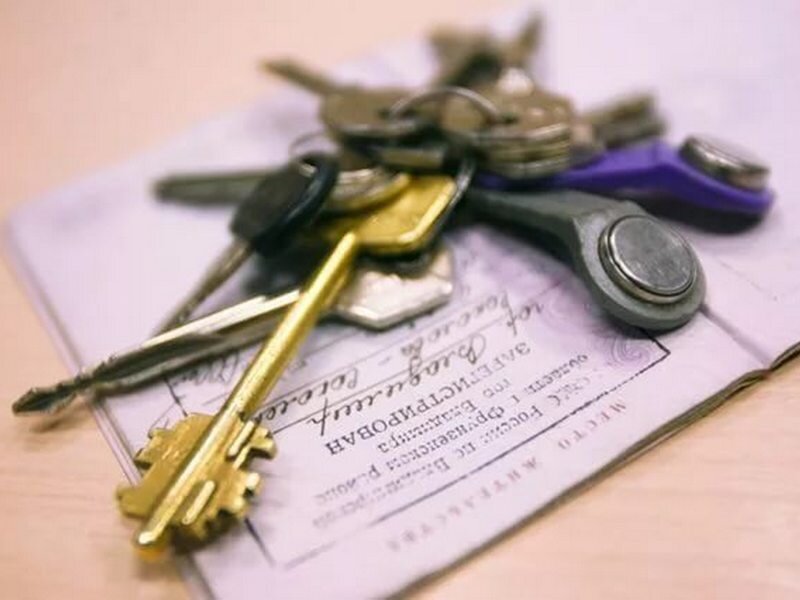 После смерти человека государственные органы не выписывают его из квартиры автоматически