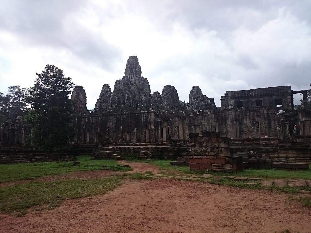 Вид на храм Bayon.