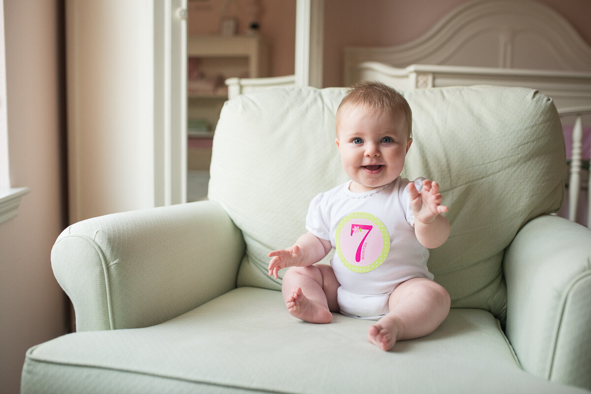 1 1 baby go. 7 Месяцев ребенку. Младенец 7 месяцев. 9 Месяцев ребенку. Грудничок 7 месяцев.