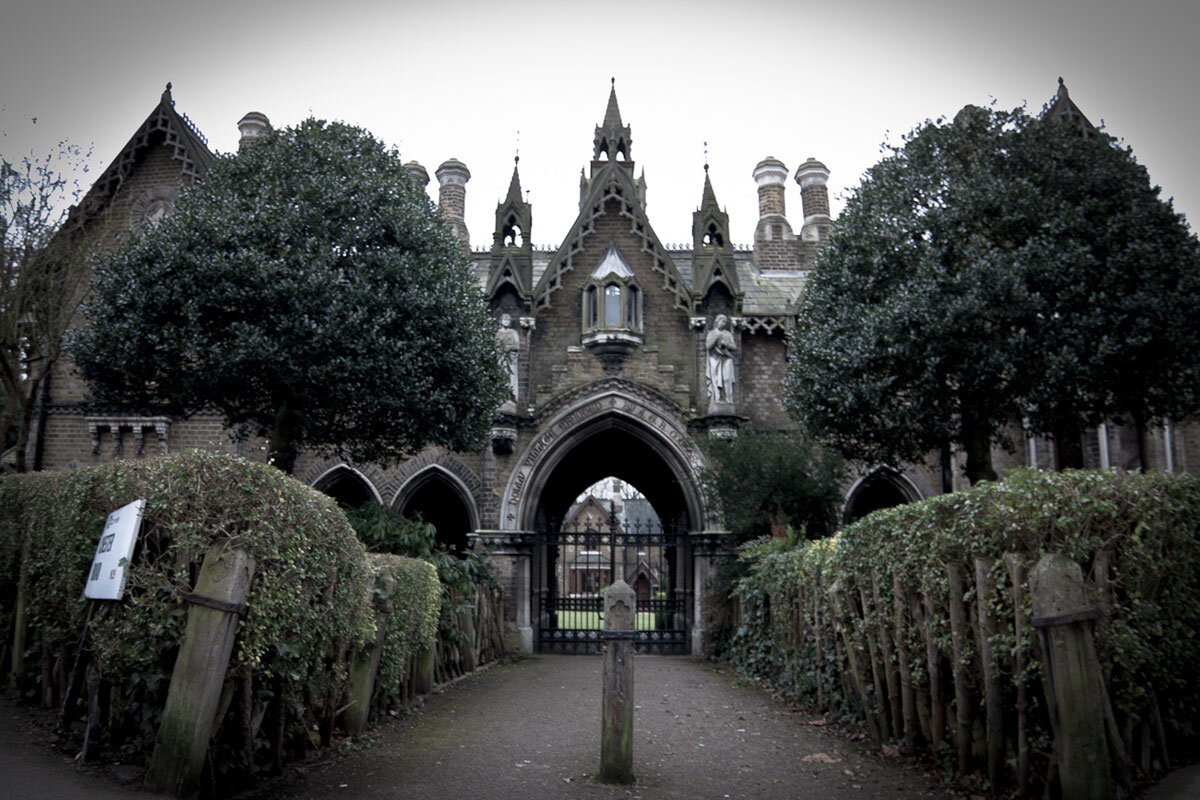 Highgate Cemetery могила вампира