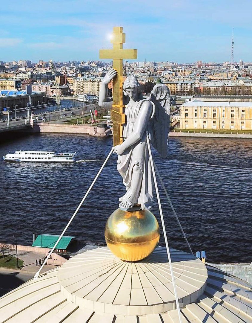 ангел на шпиле петропавловской крепости в санкт петербурге