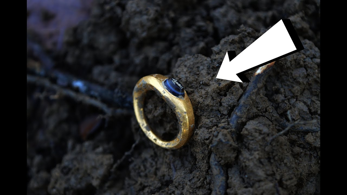 Золотое кольцо найдено. Находки перстней. Кольца найденные металлоискателем. Кольца земли. Кольцо находка