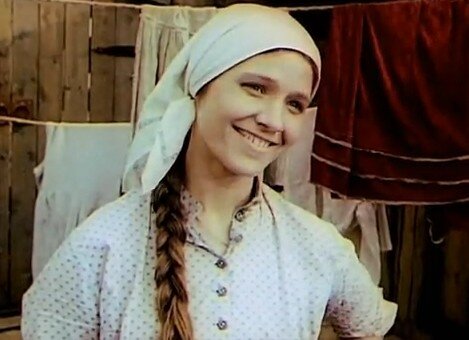 В роли Марьи Вороновой "Тени исчезают в полдень"