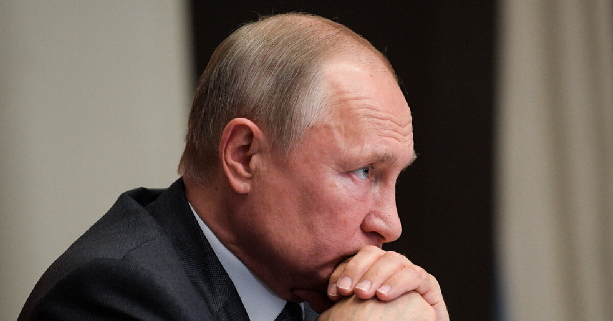 Путин поручил помочь пострадавшим при прорыве дамбы в Красноярском крае
Сегодня в 12:39Глава МЧС РФ Евгений Зиничев и губернатор Красноярского края Александр Усс доложили...