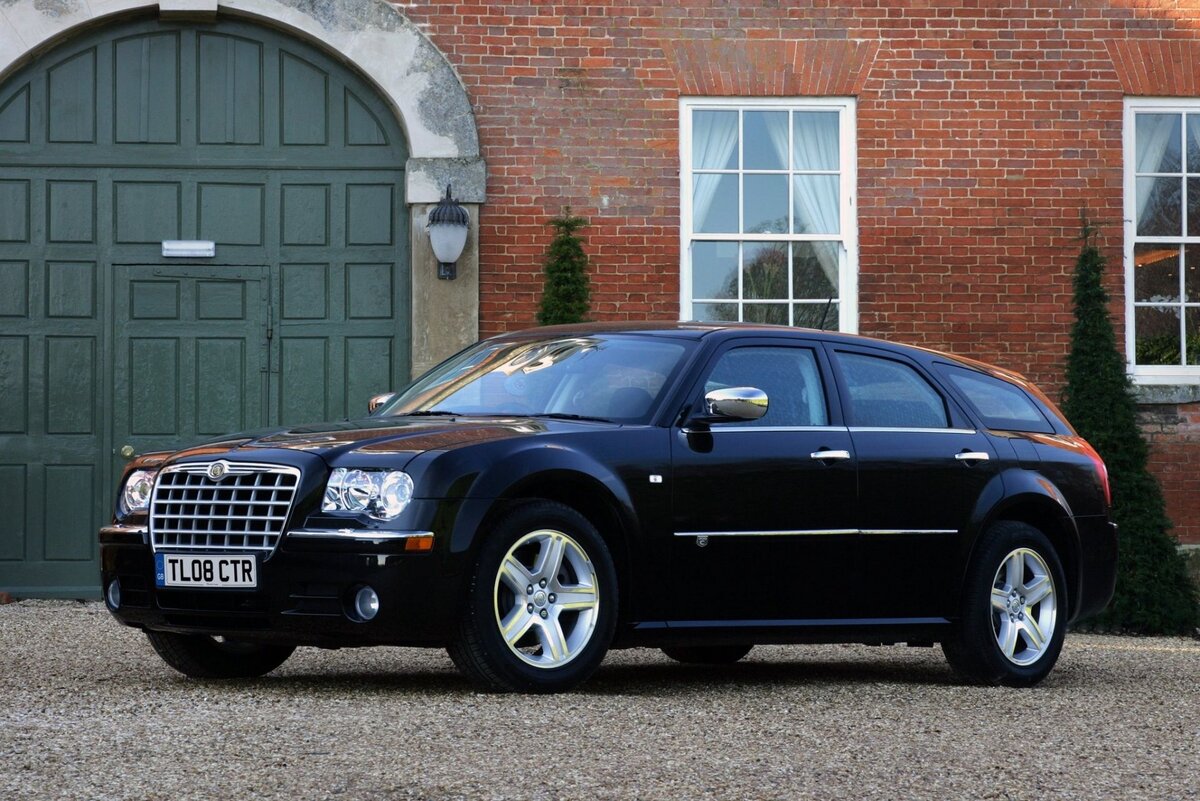 Chrysler 300C Touring. Фотография взята с сервиса Яндекс Картинки