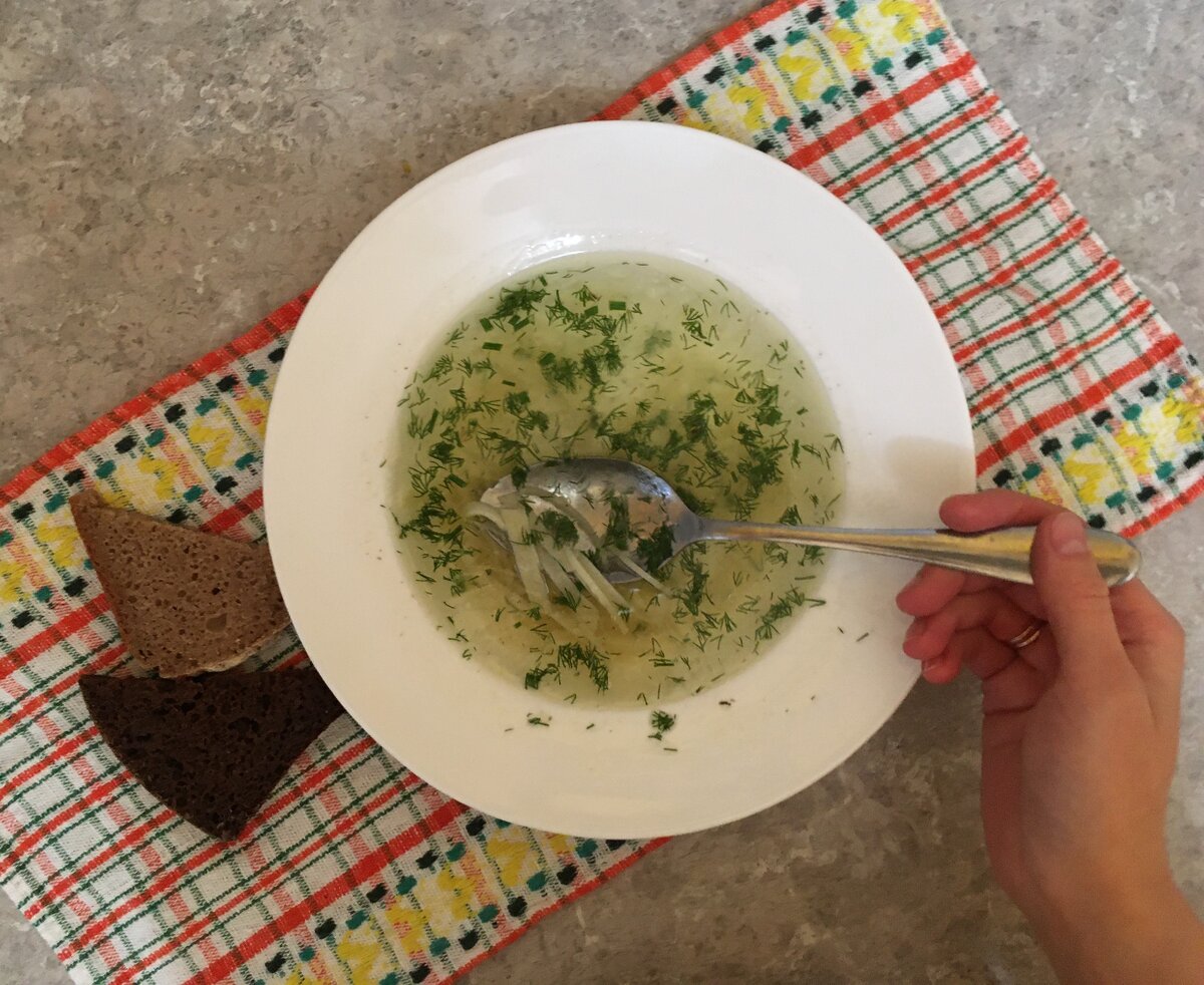 Суп-лапша с кусочками ржаного и бородинского домашнего хлеба...Что может быть прекрасней...?
