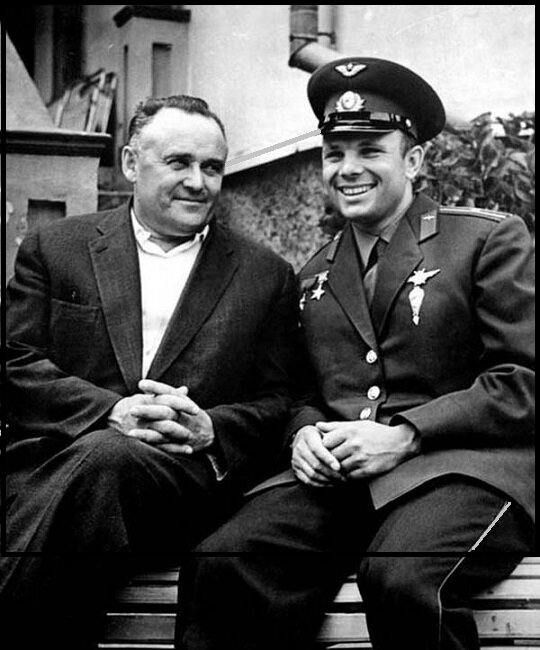Сергей Королев и Юрий Гагарин