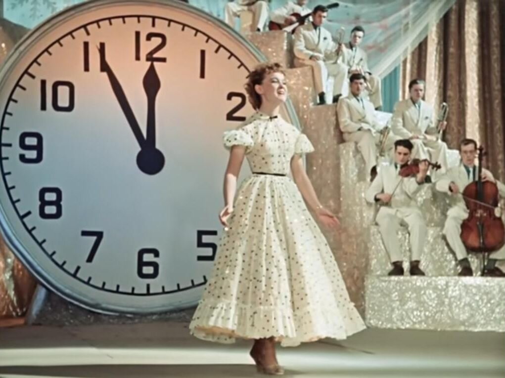 текст песни пять минут. песенка про пять минут. пять минут. песенка про пять минут. пять минут текст.