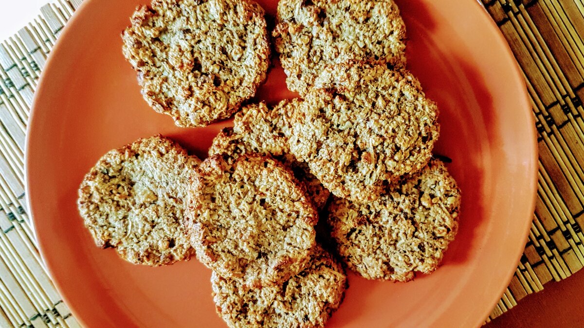 овсяное печенье без муки и сахара. овсяные печенья без сахара. овсяные печенья без сахара. печенье из овсяной муки. овсяное печенье без муки.