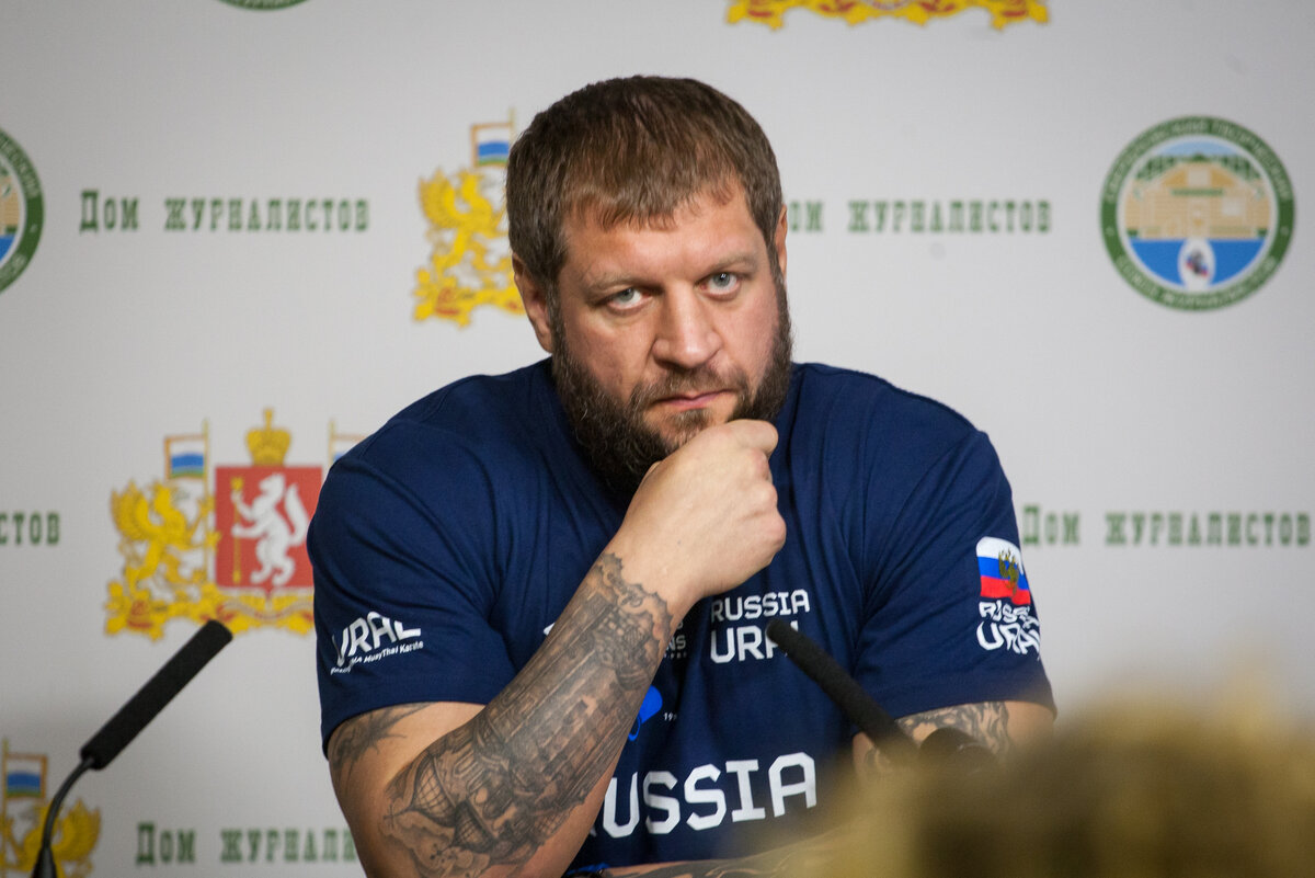 29 ноября Александр Емельяненко проведет бой по правилам бокса с Михаилом Кокляевым. 