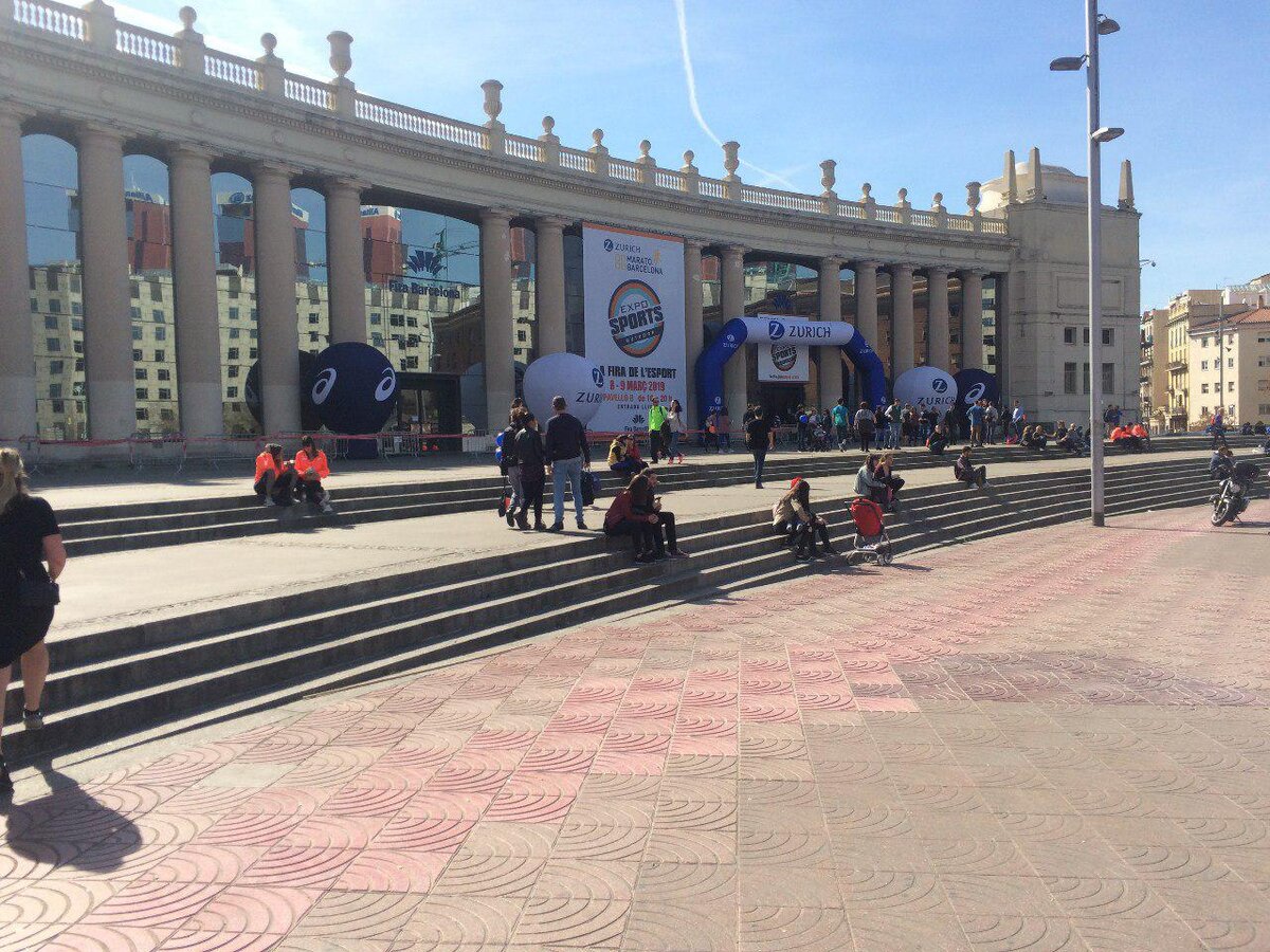 Вход в павильон на площади Испании