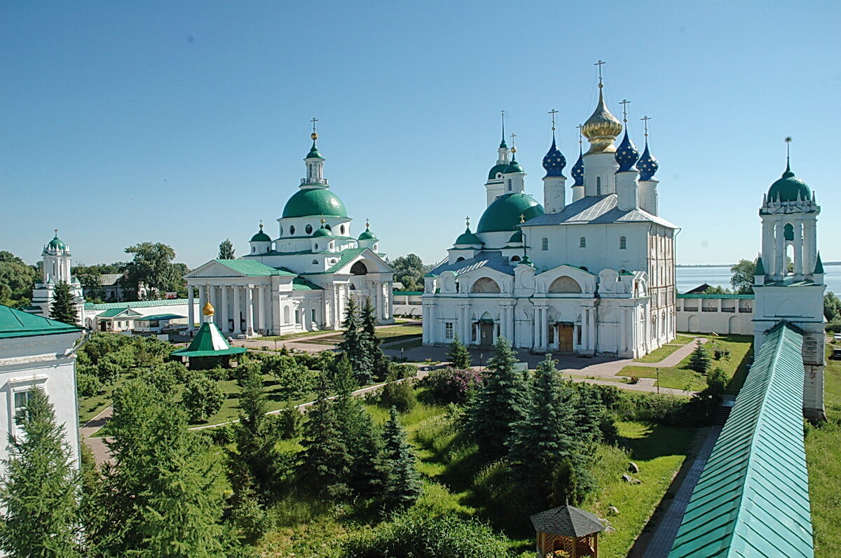 Создания монастыря. Ростов Великий Спасо-Яковлевский монастырь. Спасо-Яковлевский Дмитриев монастырь. Ростовский Спасо-Яковлевский монастырь 20 век. Колокольне Ростовского Спасо-Яковлевского монастыря.