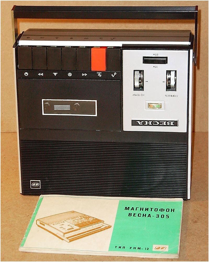 Кассетный магнитофон Весна-305 1971 года выпуска